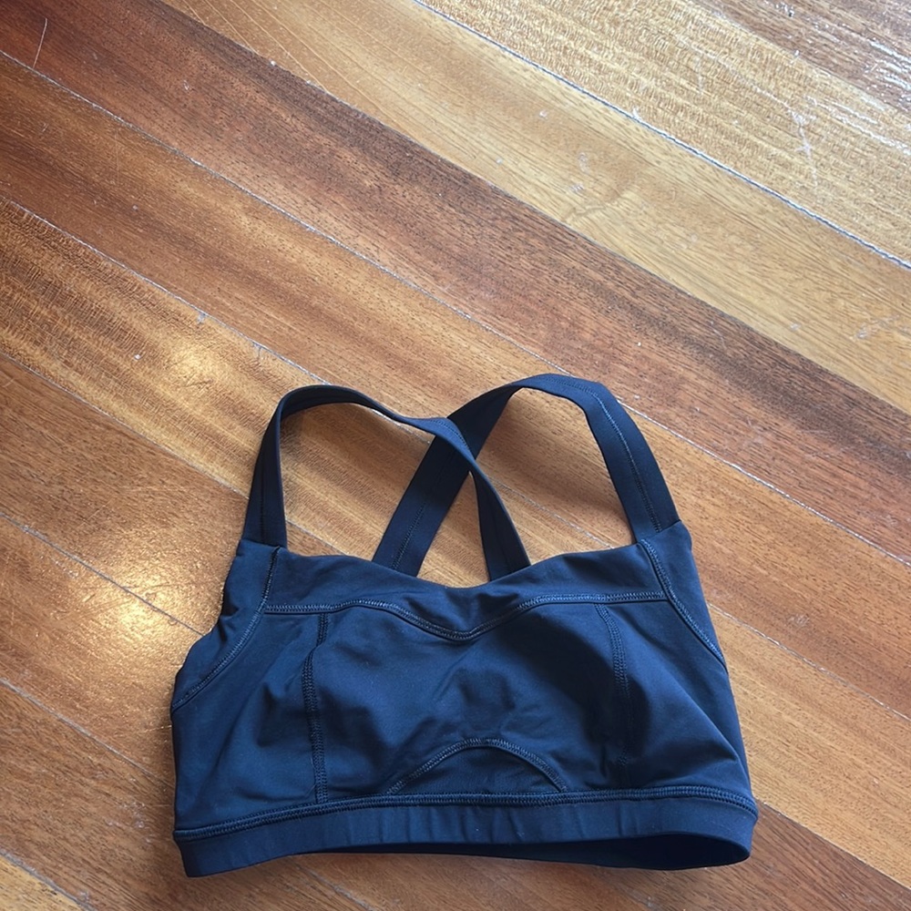 Lulu lemon sports bra size 6